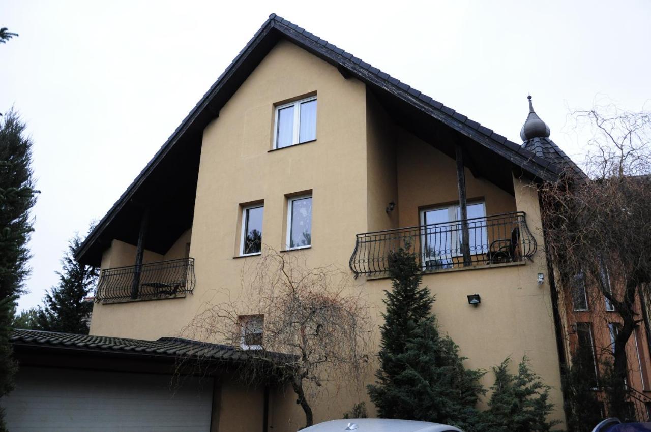 Hotel Zieliniec Познань Экстерьер фото