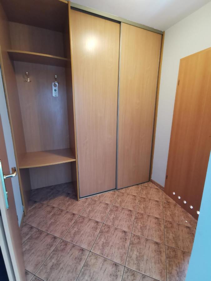Hotel Zieliniec Познань Экстерьер фото